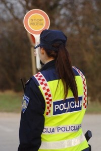 Slika PU_I/vijesti/2013/policajka i stop policija.JPG